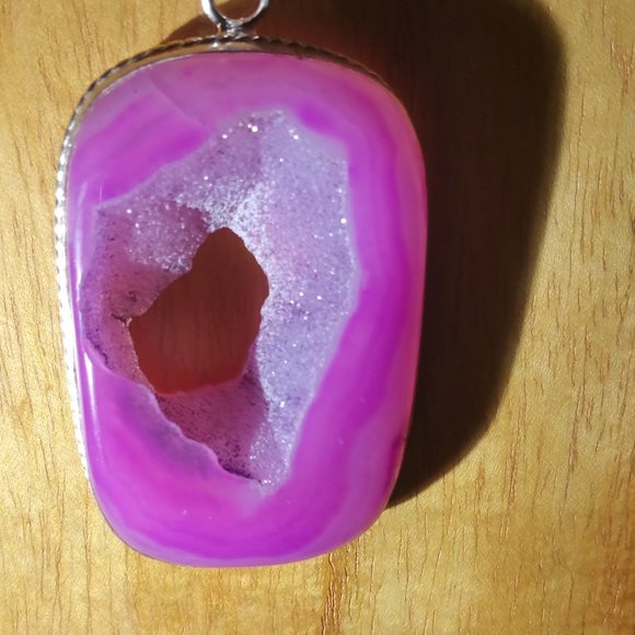 NATURAL HOLE DRUZY WITH CRYSTAL FORMATION - Picture 10 of 12